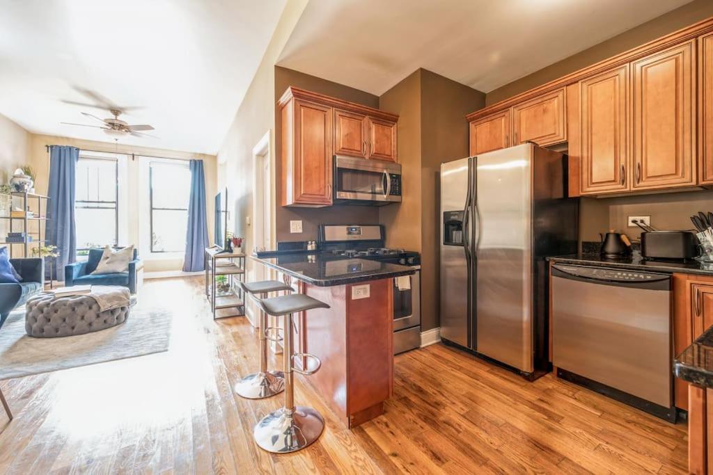 Lovely 2 Bed 3 Miles From Dt W Free Parking Chicago Luaran gambar