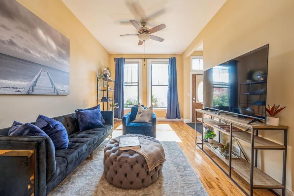 Lovely 2 Bed 3 Miles From Dt W Free Parking Chicago Luaran gambar